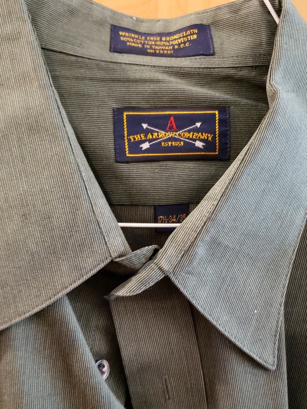Men's Olive Green Button-Up Top